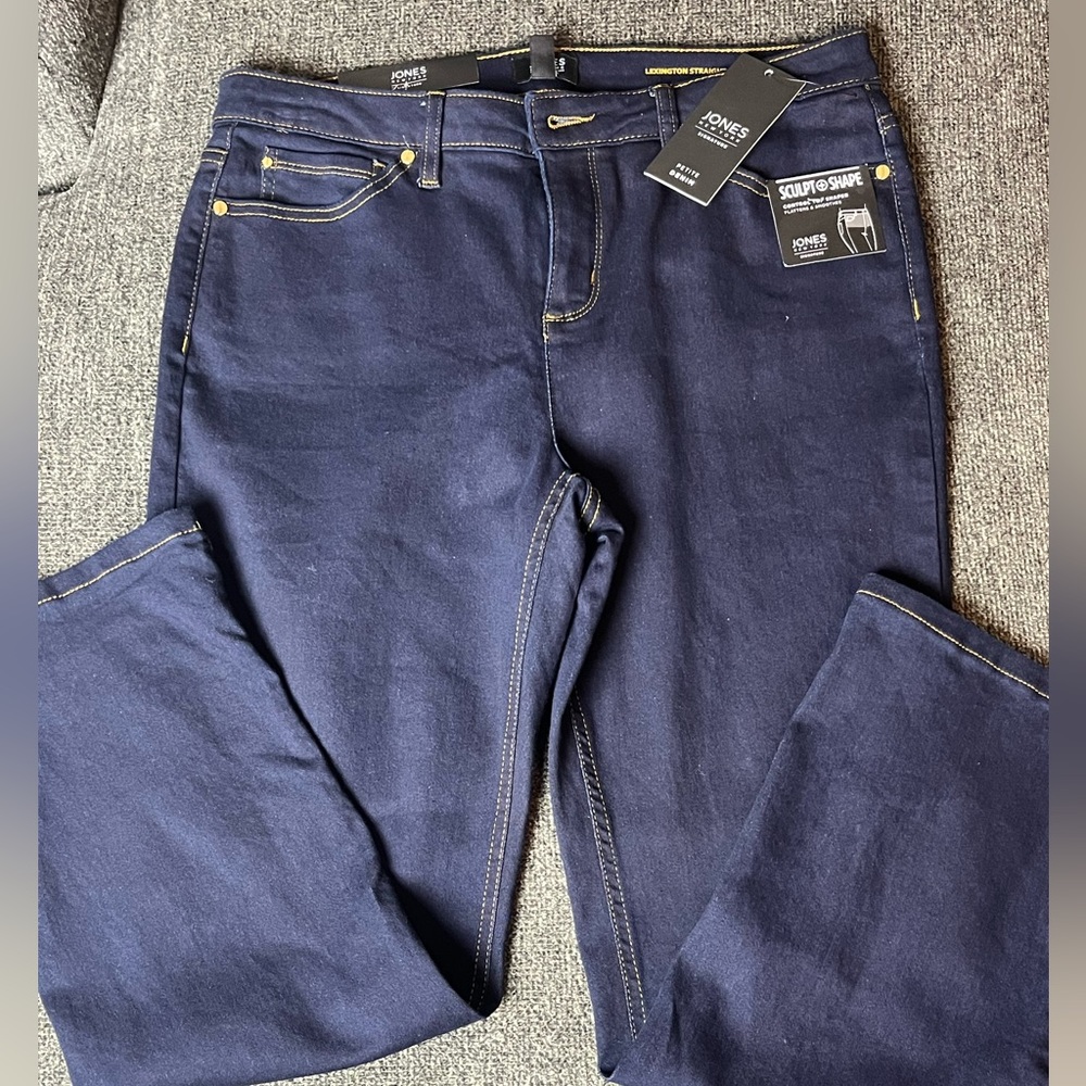 Woman’s Jones New York Signature “The Lexington” Jeans size: 10P (NWT)